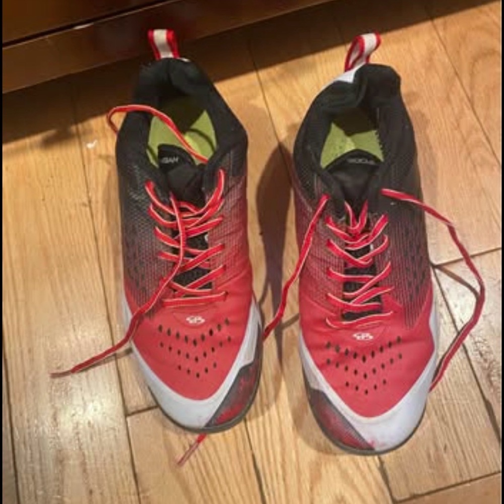 Boombah Red & Black Molded Baseball Cleats Size 5.5 – Like New